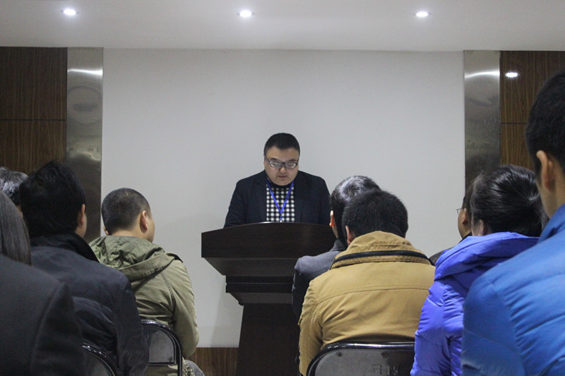 新思路裝飾召開十一月工作總結大會