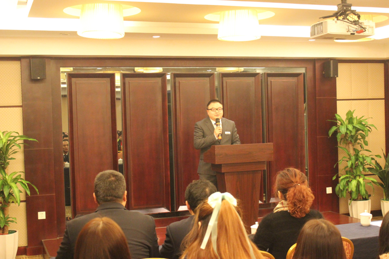  沖刺2014——新思路裝飾召開11月工作總結大會